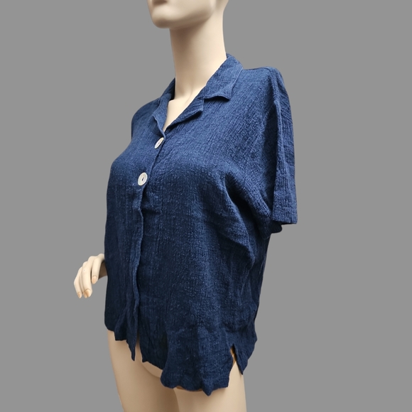 Two Button Ladies Top - Picture 5 of 6